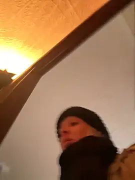 LikaCat online show from 12.19.24