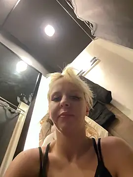 LikaCat online show from 02.13.25