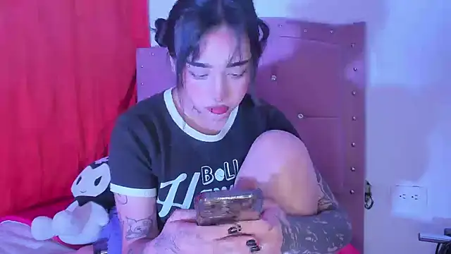 Snapshot of IrisMagiic chatting on 09.23.25 IrisMagiic online show from 09.23.25