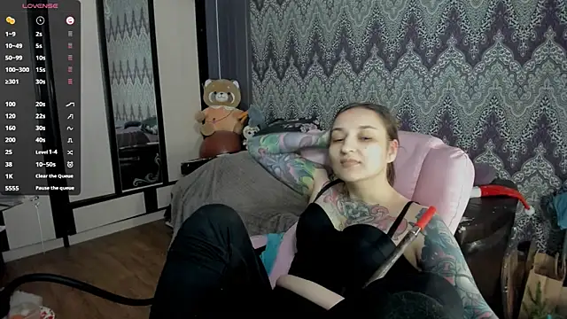 Snapshot of AlexRacc00n chatting on 01.02.25 AlexRacc00n online show from 01.02.25