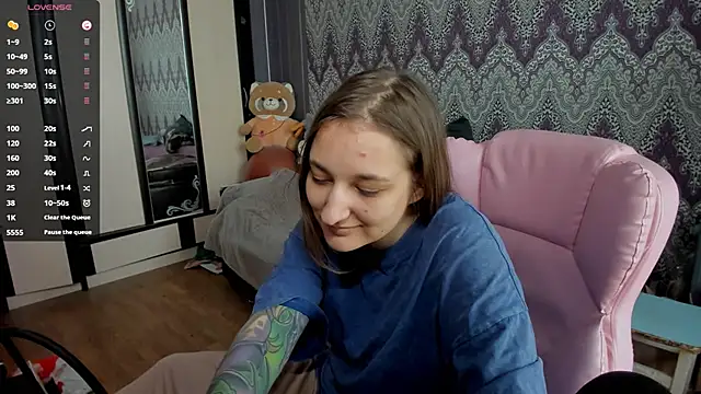 Snapshot of AlexRacc00n chatting on 01.21.25 AlexRacc00n online show from 01.21.25