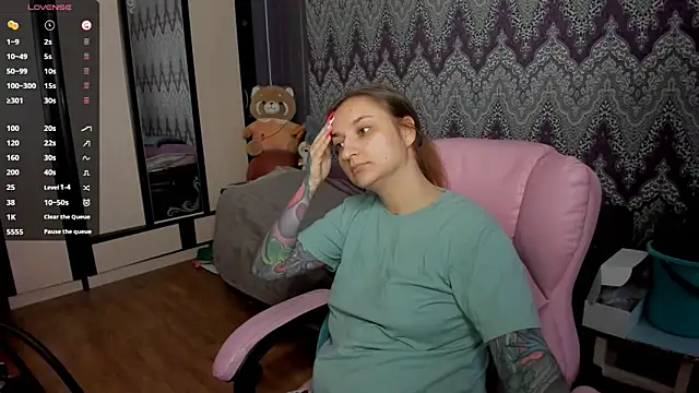 Snapshot of AlexRacc00n chatting on 01.23.25 AlexRacc00n online show from 01.23.25