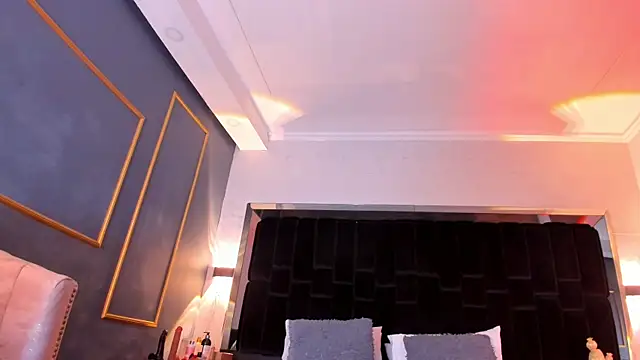 NikkySmiith online show from 02.18.25