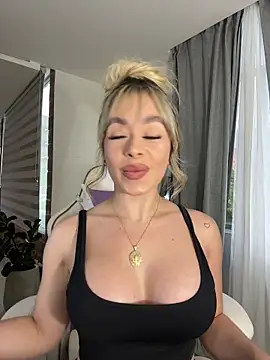 Alison Diaz17 online show from 10.23.25