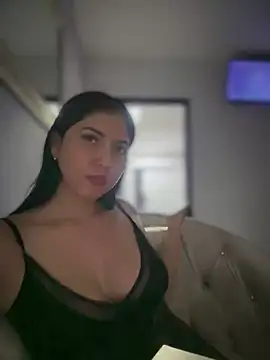 MarianaBenz online show from 01.25.25