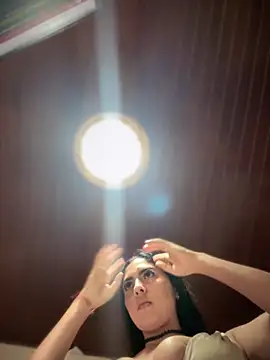 Snapshot of MarianaBenz chatting on 10.10.25 MarianaBenz online show from 10.10.25