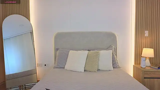 KristennBlue online show from 05.16.26