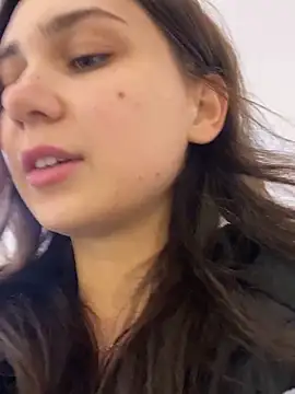 Snapshot of QuitieLia chatting on 12.09.24 QuitieLia online show from 12.09.24