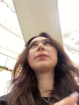 Snapshot of QuitieLia chatting on 12.12.24 QuitieLia online show from 12.12.24