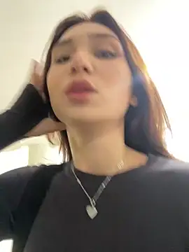 Snapshot of QuitieLia chatting on 12.12.24 QuitieLia online show from 12.12.24