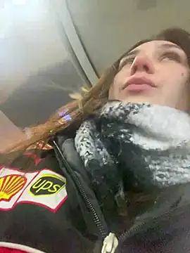 Snapshot of QuitieLia chatting on 12.13.24 QuitieLia online show from 12.13.24