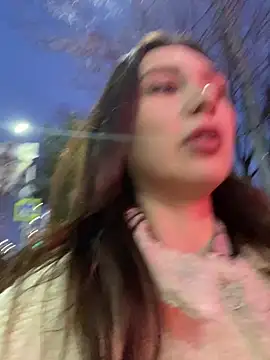 Snapshot of QuitieLia chatting on 12.19.24 QuitieLia online show from 12.19.24