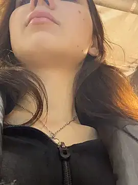 Snapshot of QuitieLia chatting on 12.20.24 QuitieLia online show from 12.20.24