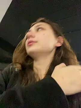 Snapshot of QuitieLia chatting on 12.20.24 QuitieLia online show from 12.20.24