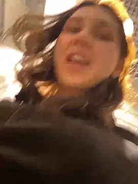 Snapshot of QuitieLia chatting on 12.22.24 QuitieLia online show from 12.22.24