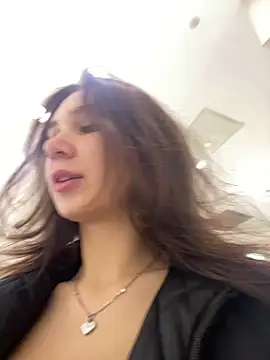 Snapshot of QuitieLia chatting on 12.23.24 QuitieLia online show from 12.23.24