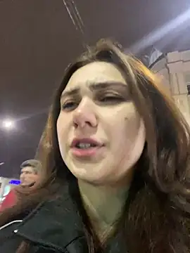 Snapshot of QuitieLia chatting on 12.26.24 QuitieLia online show from 12.26.24