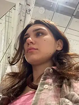 Snapshot of QuitieLia chatting on 12.27.24 QuitieLia online show from 12.27.24