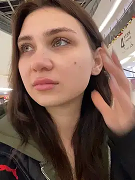 Snapshot of QuitieLia chatting on 12.27.24 QuitieLia online show from 12.27.24