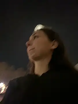 Snapshot of QuitieLia chatting on 01.06.25 QuitieLia online show from 01.06.25