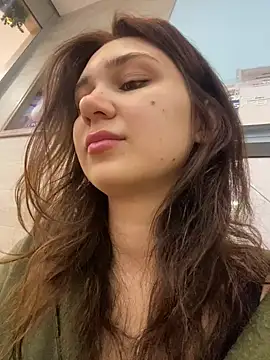 Snapshot of QuitieLia chatting on 01.09.25 QuitieLia online show from 01.09.25