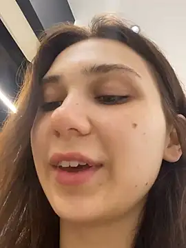 Snapshot of QuitieLia chatting on 01.10.25 QuitieLia online show from 01.10.25