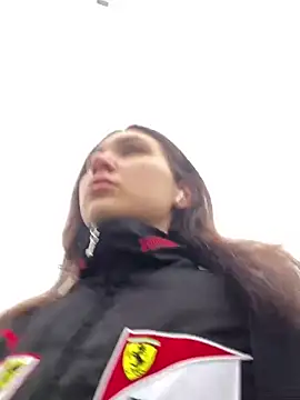 Snapshot of QuitieLia chatting on 01.12.25 QuitieLia online show from 01.12.25