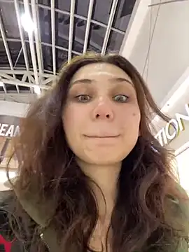 Snapshot of QuitieLia chatting on 01.20.25 QuitieLia online show from 01.20.25