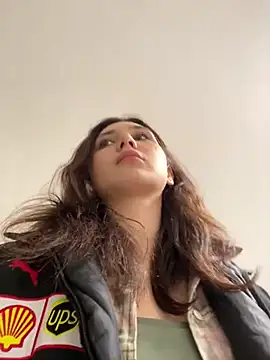 Snapshot of QuitieLia chatting on 01.21.25 QuitieLia online show from 01.21.25