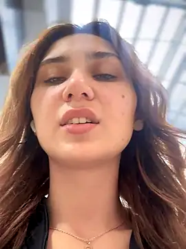 Snapshot of QuitieLia chatting on 10.18.25 QuitieLia online show from 10.18.25