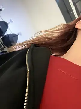 Snapshot of QuitieLia chatting on 10.19.25 QuitieLia online show from 10.19.25