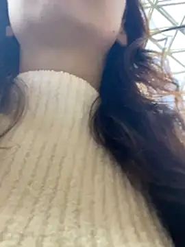 Snapshot of QuitieLia chatting on 11.08.25 QuitieLia online show from 11.08.25