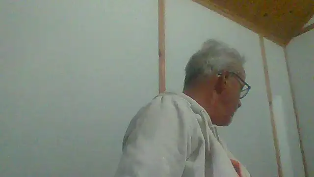 Snapshot of tuggy59 chatting on 09.30.25 tuggy59 online show from 09.30.25