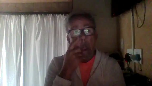 Snapshot of tuggy59 chatting on 10.04.25 tuggy59 online show from 10.04.25