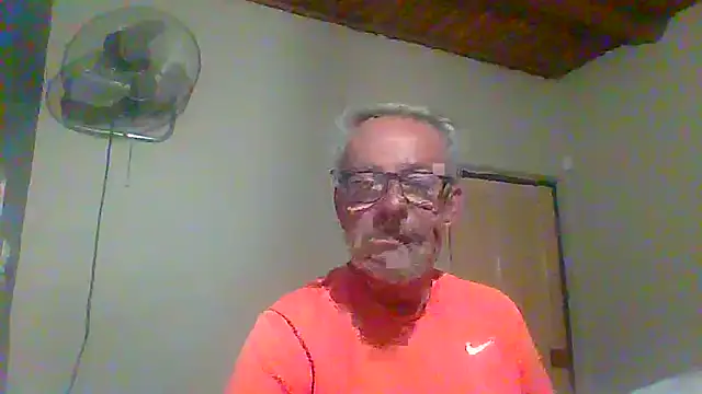 Snapshot of tuggy59 chatting on 10.11.25 tuggy59 online show from 10.11.25