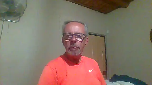 Snapshot of tuggy59 chatting on 10.13.25 tuggy59 online show from 10.13.25