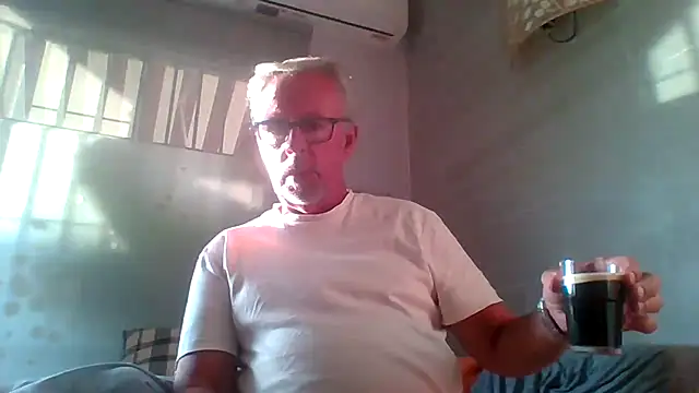 Snapshot of tuggy59 chatting on 11.09.25 tuggy59 online show from 11.09.25