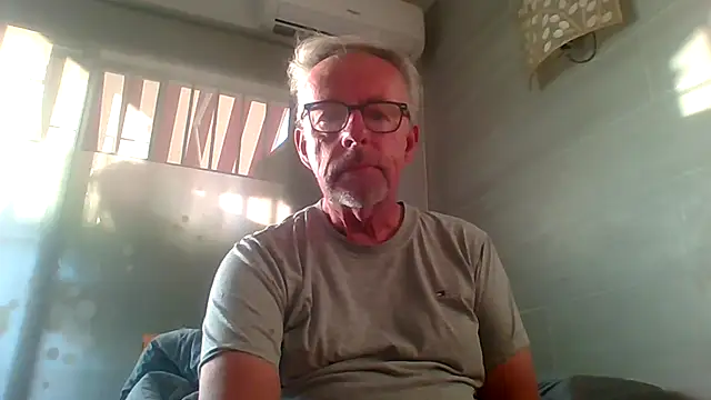 Snapshot of tuggy59 chatting on 11.11.25 tuggy59 online show from 11.11.25