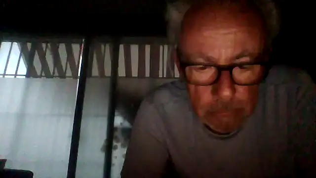 Snapshot of tuggy59 chatting on 11.14.25 tuggy59 online show from 11.14.25