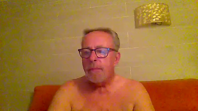 Snapshot of tuggy59 chatting on 06.09.26 tuggy59 online show from 06.09.26