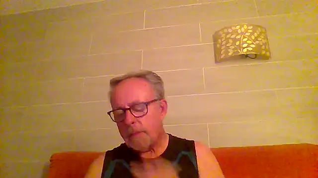 Snapshot of tuggy59 chatting on 06.15.26 tuggy59 online show from 06.15.26