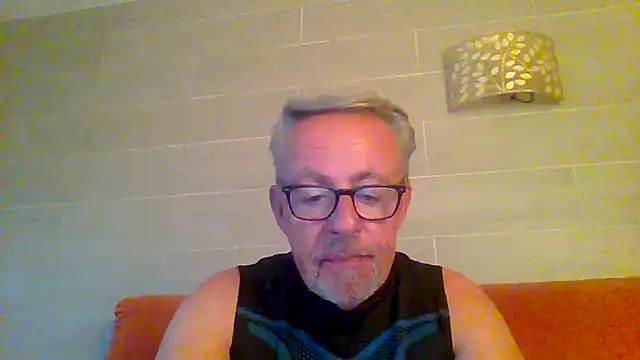 Snapshot of tuggy59 chatting on 06.18.26 tuggy59 online show from 06.18.26
