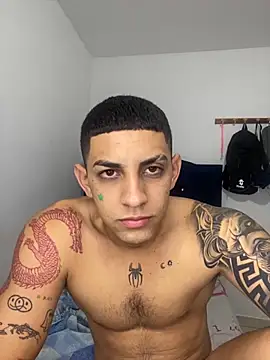 Snapshot of Alex_cute77 chatting on 10.18.25 Alex cute77 online show from 10.18.25