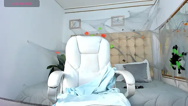 Snapshot of Alex_cute77 chatting on 11.03.25 Alex cute77 online show from 11.03.25