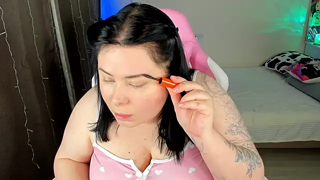 Akemi BBW online show from 10.30.25