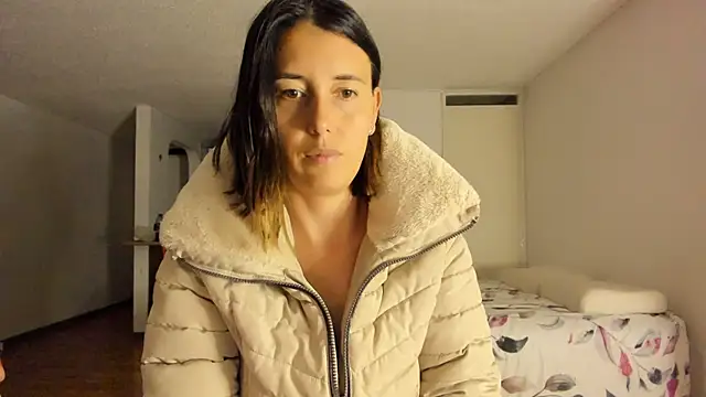 Snapshot of zoe_jeane_beker chatting on 12.30.24 zoe jeane beker online show from 12.30.24