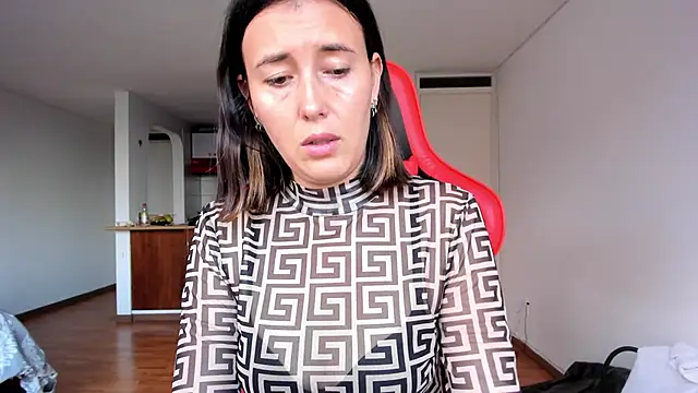 Snapshot of zoe_jeane_beker chatting on 02.19.25 zoe jeane beker online show from 02.19.25