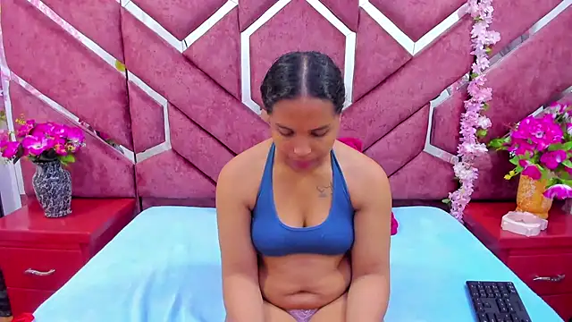 Snapshot of AnalNaugthy chatting on 10.18.25 AnalNaugthy online show from 10.18.25