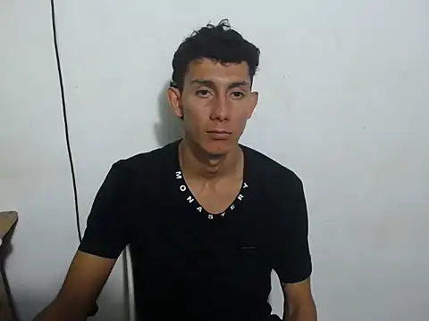 Snapshot of Sexy_boy1215 chatting on 10.21.25 Sexy boy1215 online show from 10.21.25