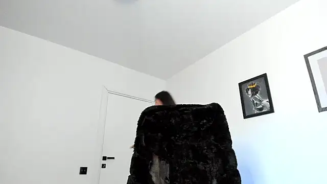 PortraitMarie online show from 01.31.25